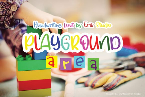 Playground: A Soft Script Font for Editorial Design